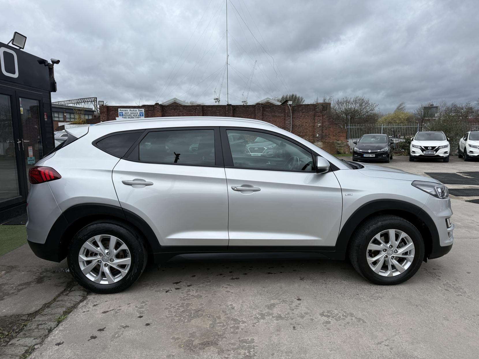 Hyundai TUCSON 1.6 CRDi MHEV SE Nav SUV 5dr Diesel Hybrid Manual Euro 6 (s/s) (115 ps)