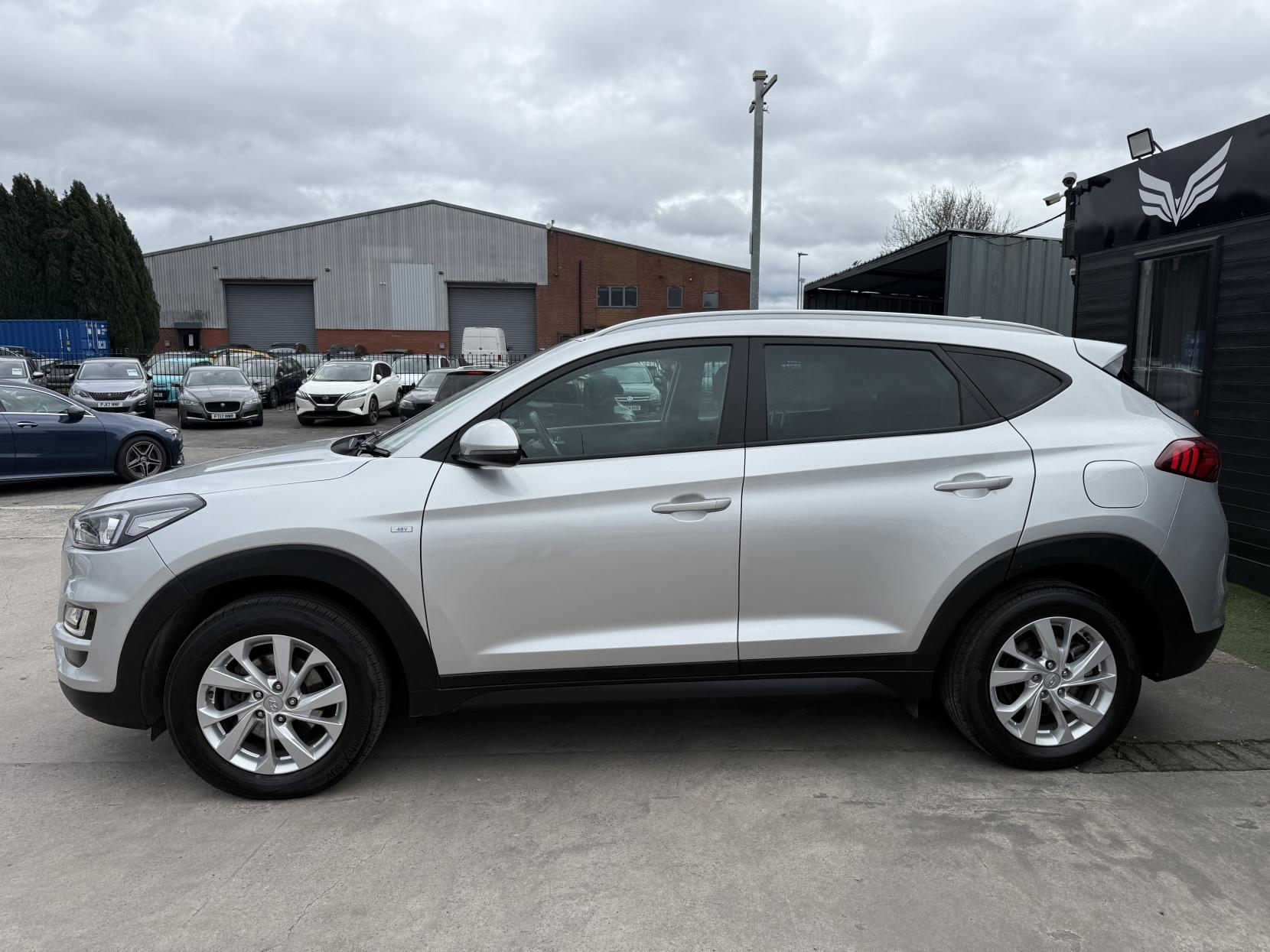 Hyundai TUCSON 1.6 CRDi MHEV SE Nav SUV 5dr Diesel Hybrid Manual Euro 6 (s/s) (115 ps)