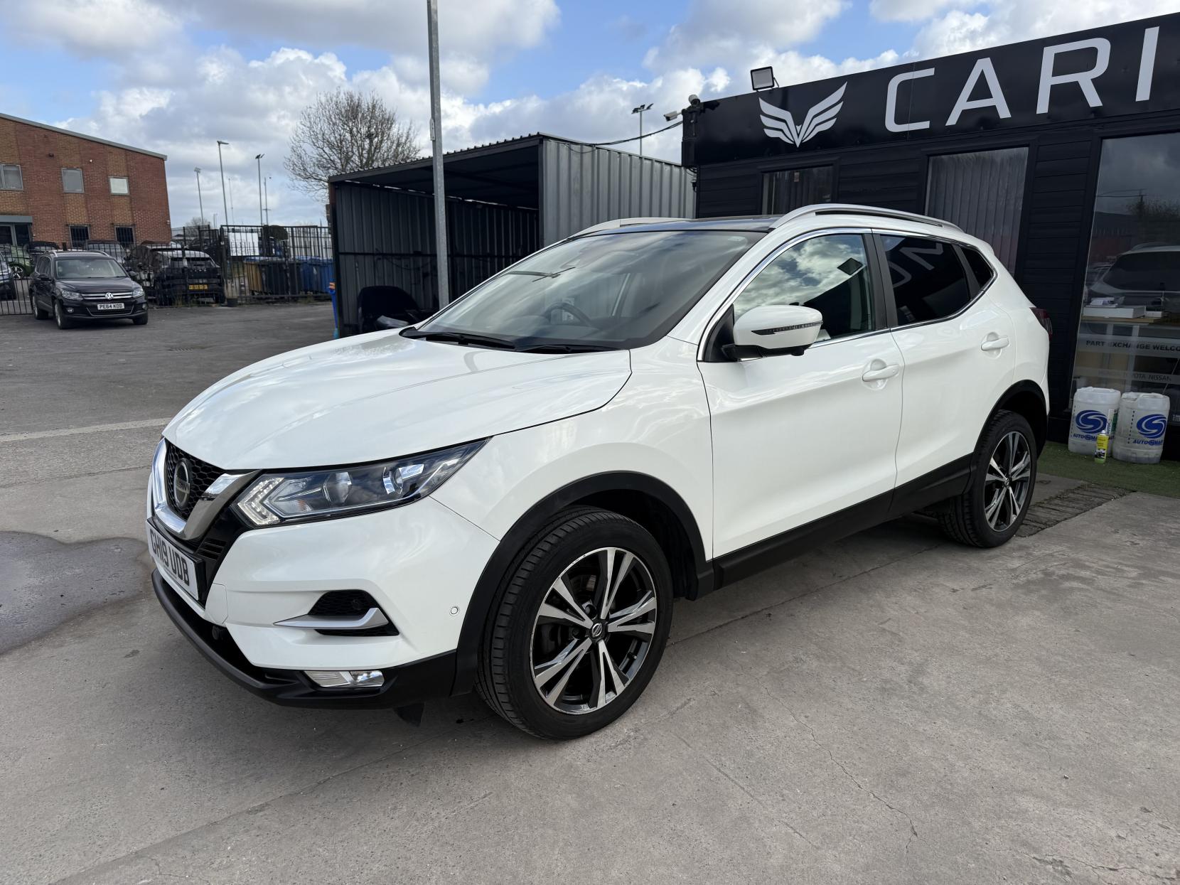 Nissan Qashqai 1.3 DIG-T N-Connecta SUV 5dr Petrol Manual Euro 6 (s/s) (140 ps)