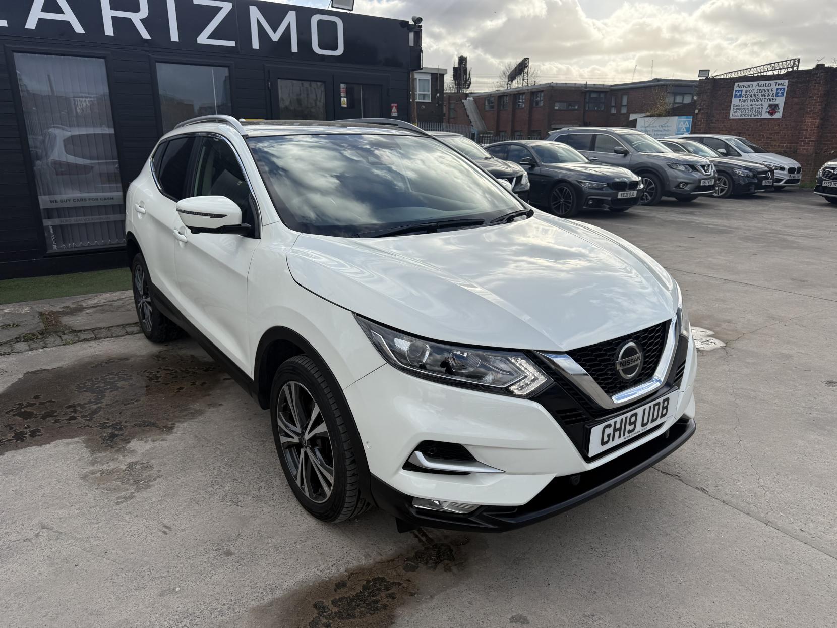 Nissan Qashqai 1.3 DIG-T N-Connecta SUV 5dr Petrol Manual Euro 6 (s/s) (140 ps)