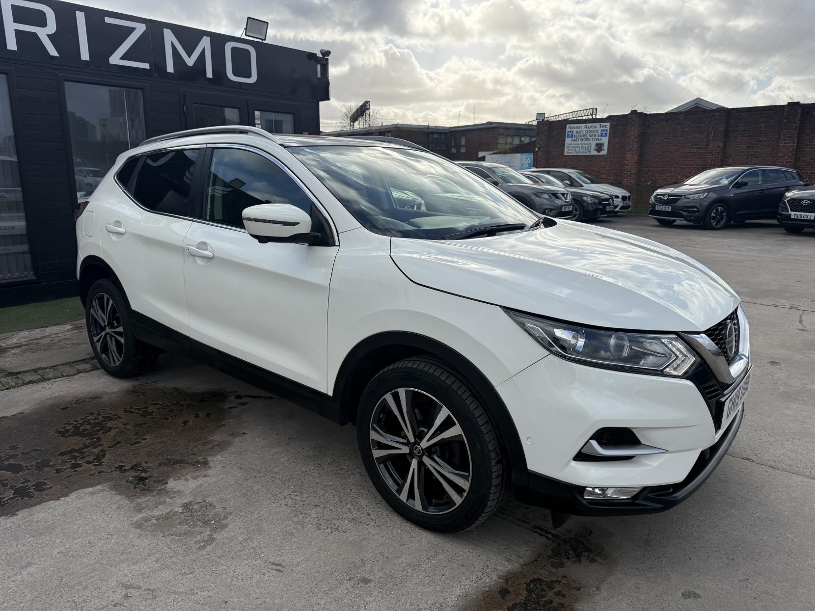 Nissan Qashqai 1.3 DIG-T N-Connecta SUV 5dr Petrol Manual Euro 6 (s/s) (140 ps)