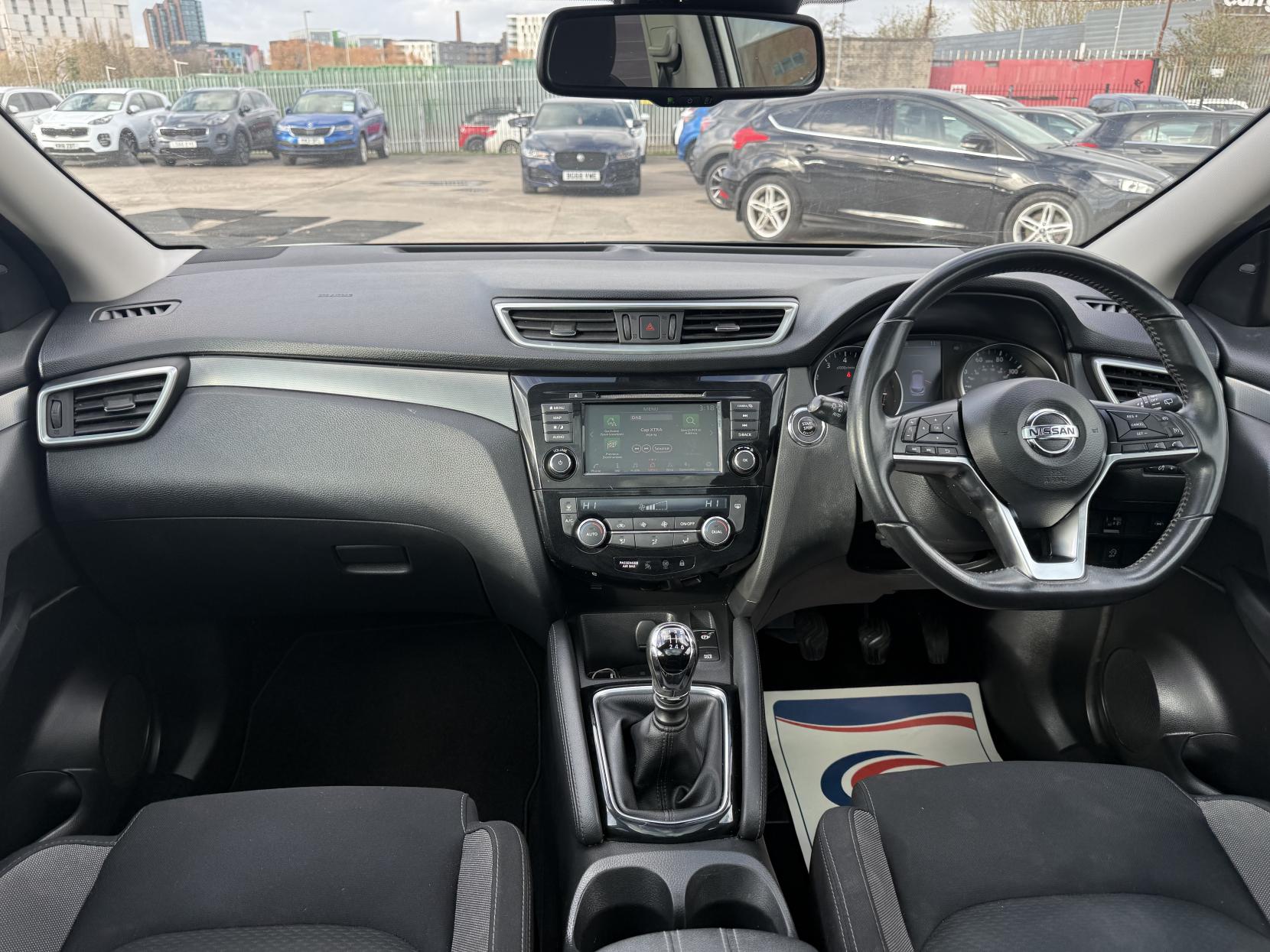 Nissan Qashqai 1.3 DIG-T N-Connecta SUV 5dr Petrol Manual Euro 6 (s/s) (140 ps)