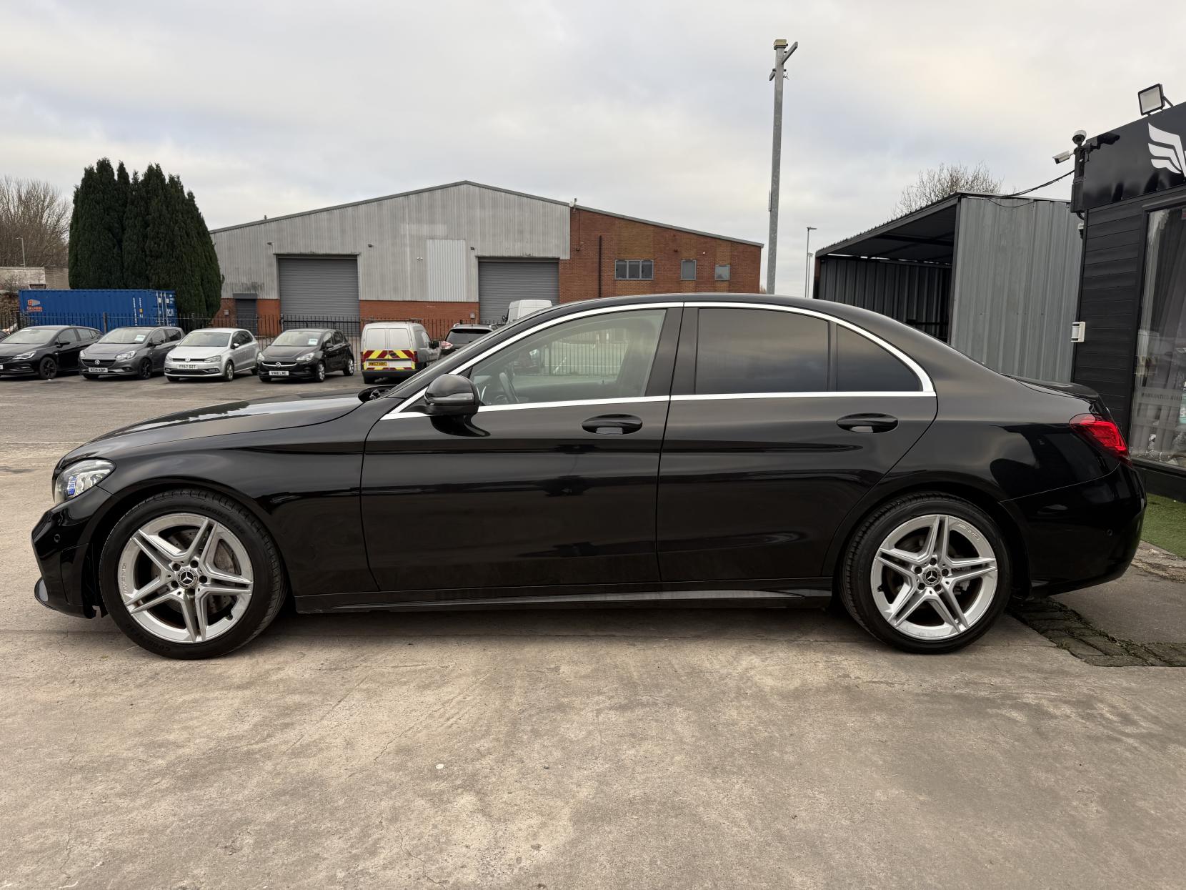 Mercedes-Benz C Class 2.0 C300d AMG Line Saloon 4dr Diesel G-Tronic+ Euro 6 (s/s) (245 ps)