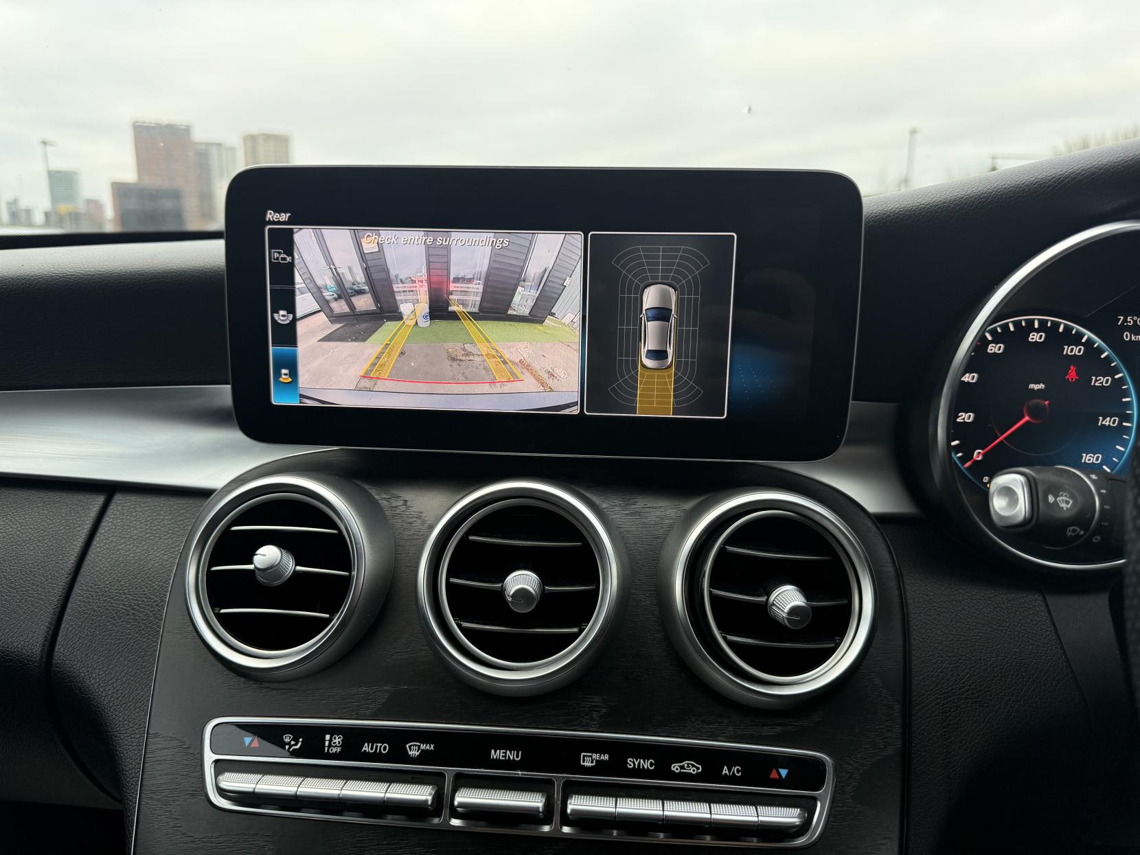 Mercedes-Benz C Class 2.0 C300d AMG Line Saloon 4dr Diesel G-Tronic+ Euro 6 (s/s) (245 ps)