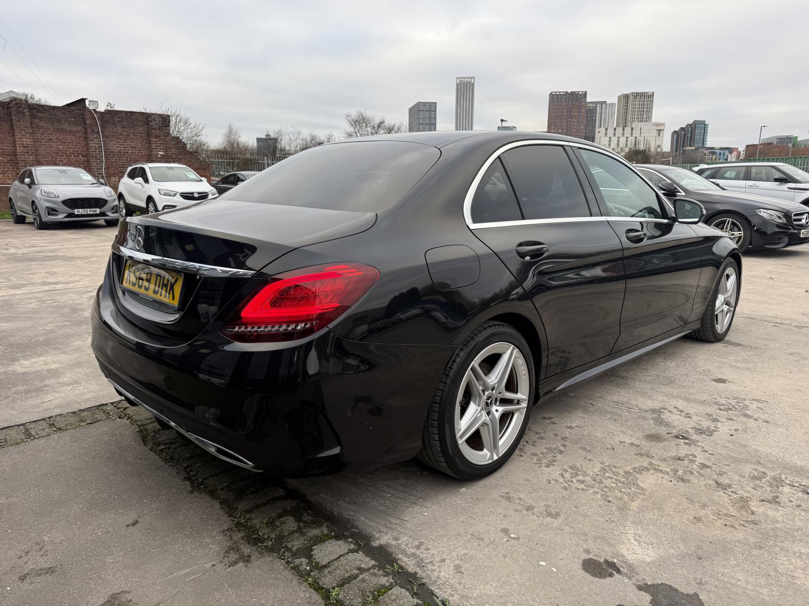 Mercedes-Benz C Class 2.0 C300d AMG Line Saloon 4dr Diesel G-Tronic+ Euro 6 (s/s) (245 ps)