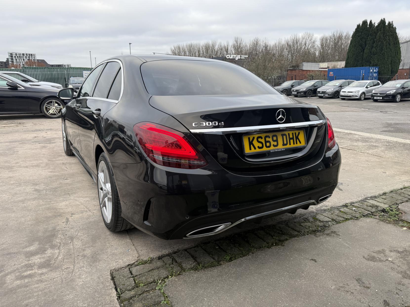 Mercedes-Benz C Class 2.0 C300d AMG Line Saloon 4dr Diesel G-Tronic+ Euro 6 (s/s) (245 ps)